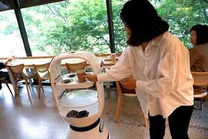 Robot pha cà phê từ A tới Z tại Hàn Quốc