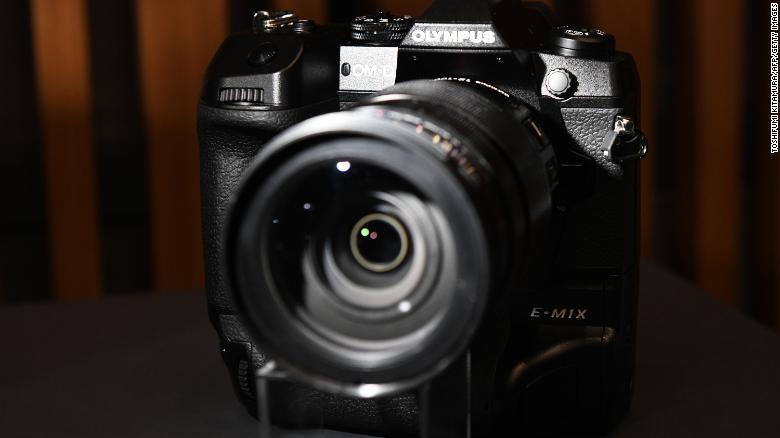 Olympus rút khỏi thị trường máy ảnh
