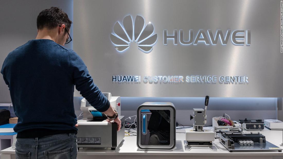 Huawei: Khó khăn chồng chất khó khăn