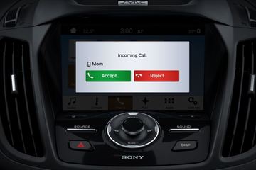 Hệ thống điều khiển giọng nói trên xe hơi hoạt động ra sao?