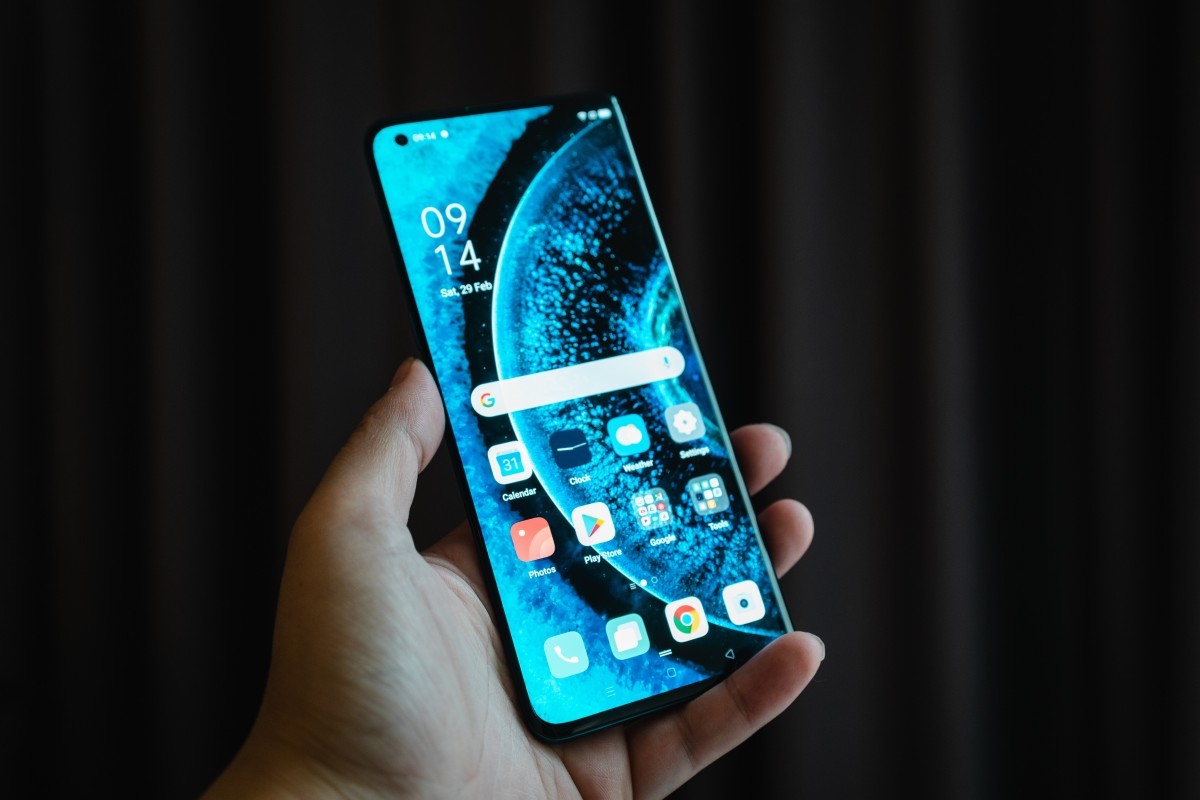 Oppo tấn công thành trì đang suy yếu của Huawei