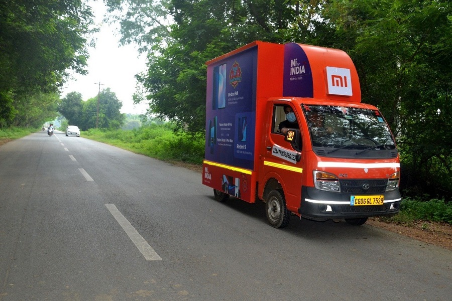 Xiaomi rong ruổi xe tải bán smartphone dạo ở Ấn Độ