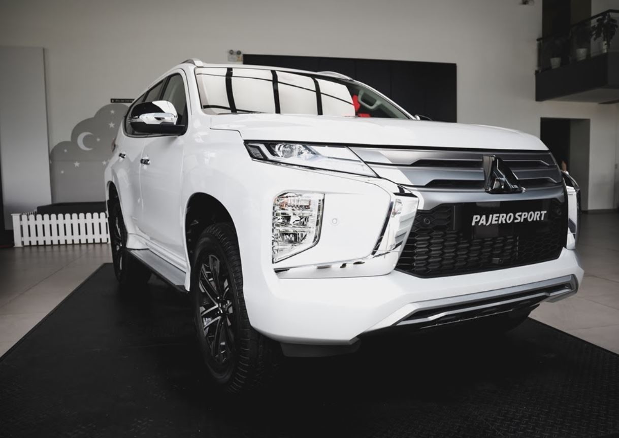 Mitsubishi Pajero Sport 2020 loại bỏ động cơ xăng và số sàn