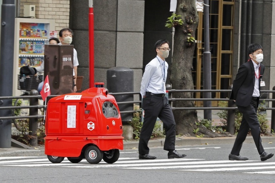 Nhật Bản sắp cho phép robot đưa thư tự chạy ngoài đường