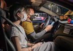 Hãng taxi công nghệ đầu tiên tại Việt Nam tuyên bố dùng hộp đèn điện tử