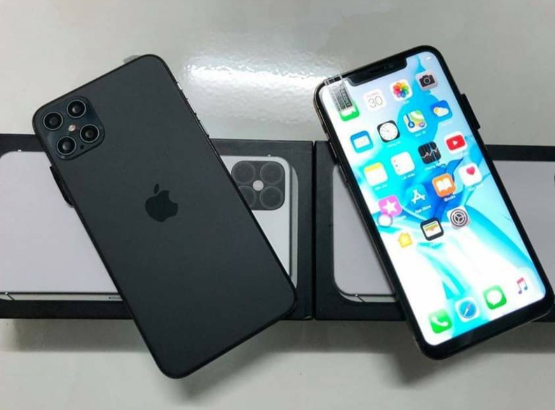 iPhone 12 “xách tay” giá 2,3 triệu đồng ở Sài Gòn