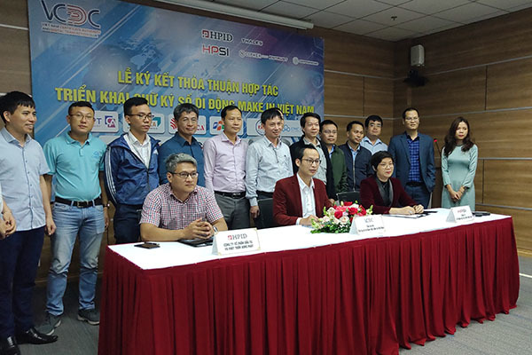 Hợp tác phát triển giải pháp ký số di động “Make in Vietnam”