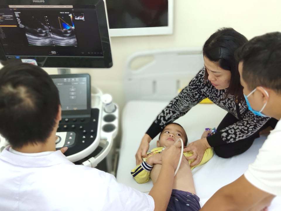 Viettel tổ chức khám sàng lọc cho trẻ em bị bệnh tim bẩm sinh tại Hải Phòng