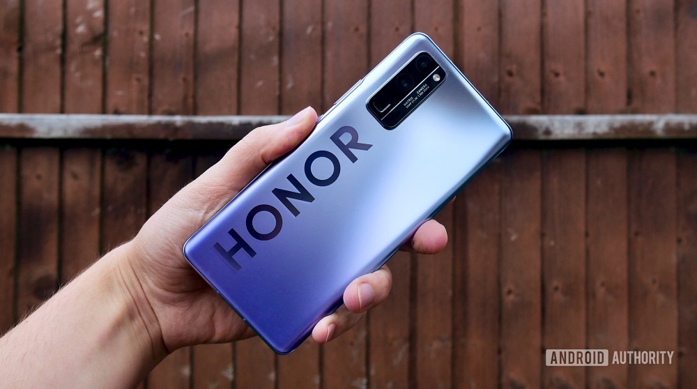 Huawei tuyên bố bán thương hiệu điện thoại bình dân Honor