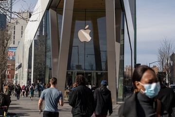 Apple đột ngột nhượng bộ, giảm một nửa phí cho nhà phát triển