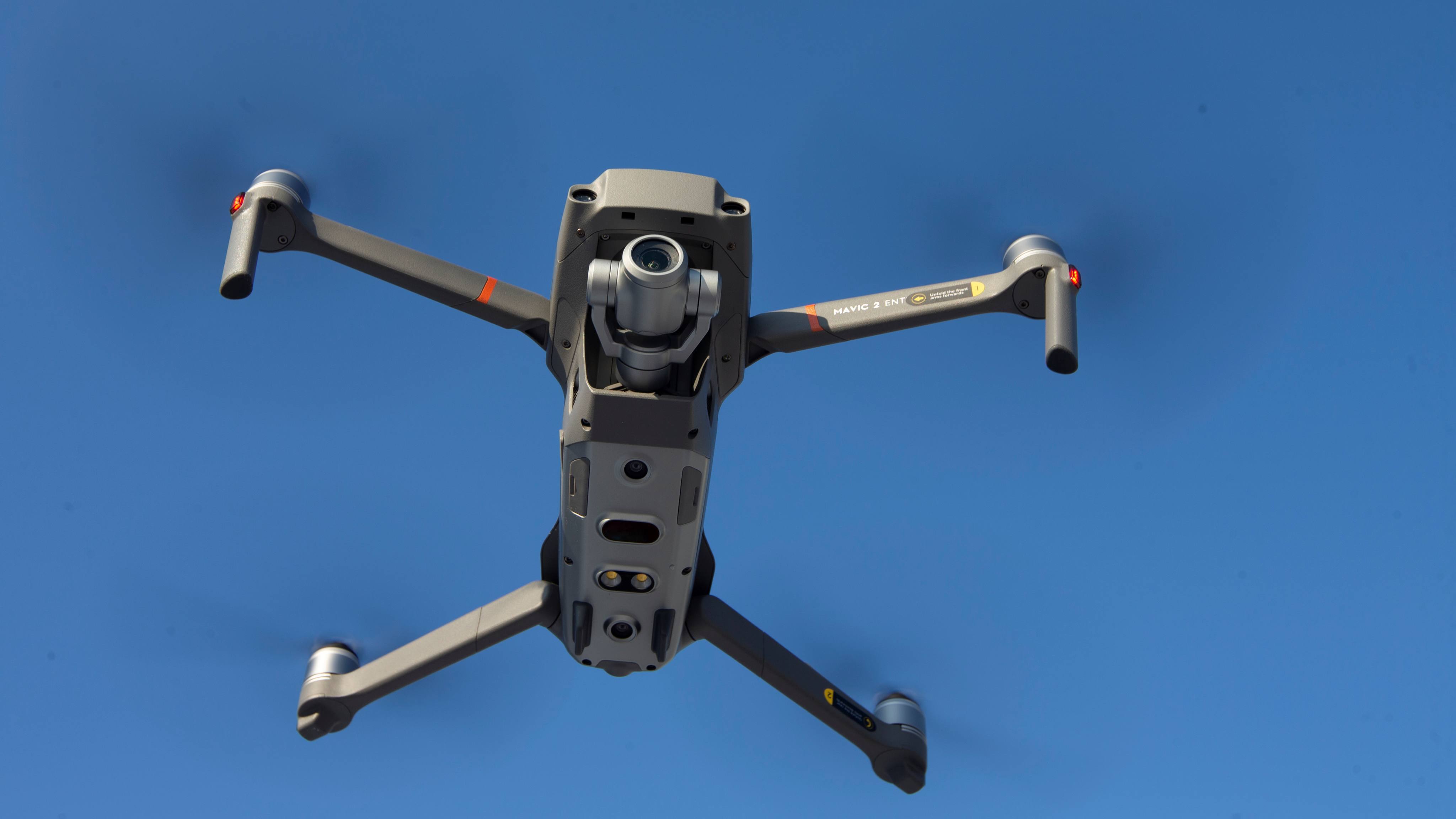 Nhật Bản ngừng mua drone Trung Quốc