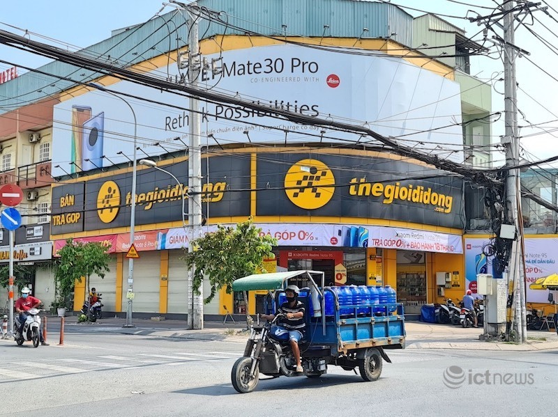 Một năm 'vô tiền khoáng hậu' của bán lẻ di động Việt Nam