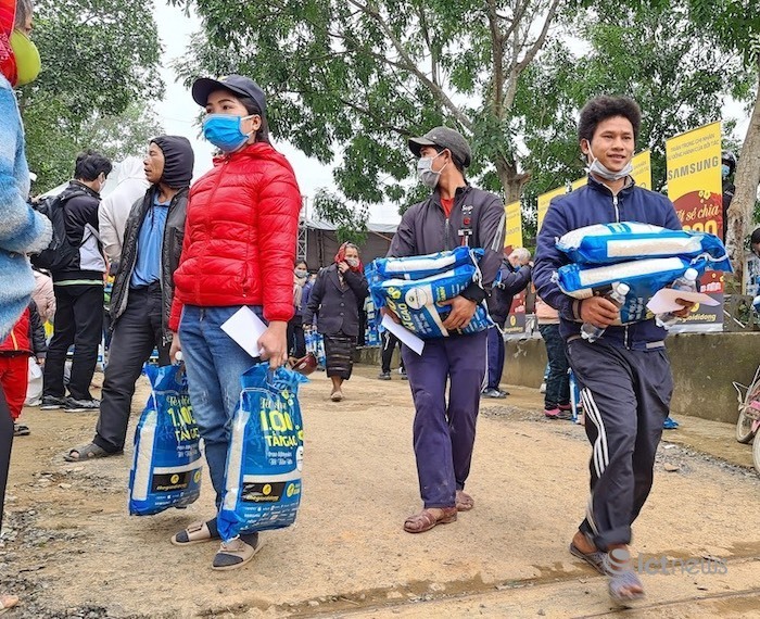 Doanh nghiệp công nghệ tặng 1.000 tấn gạo cho người nghèo Việt Nam
