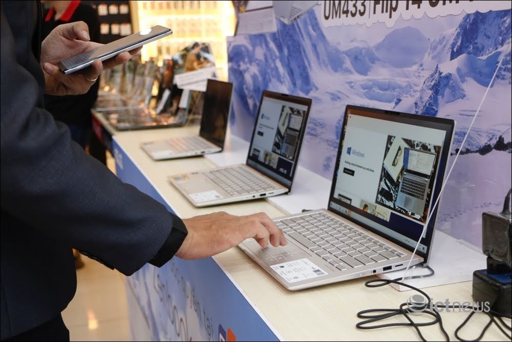 Laptop, 5G, online: 3 trụ cột của các nhà bán lẻ tại Việt Nam năm 2021