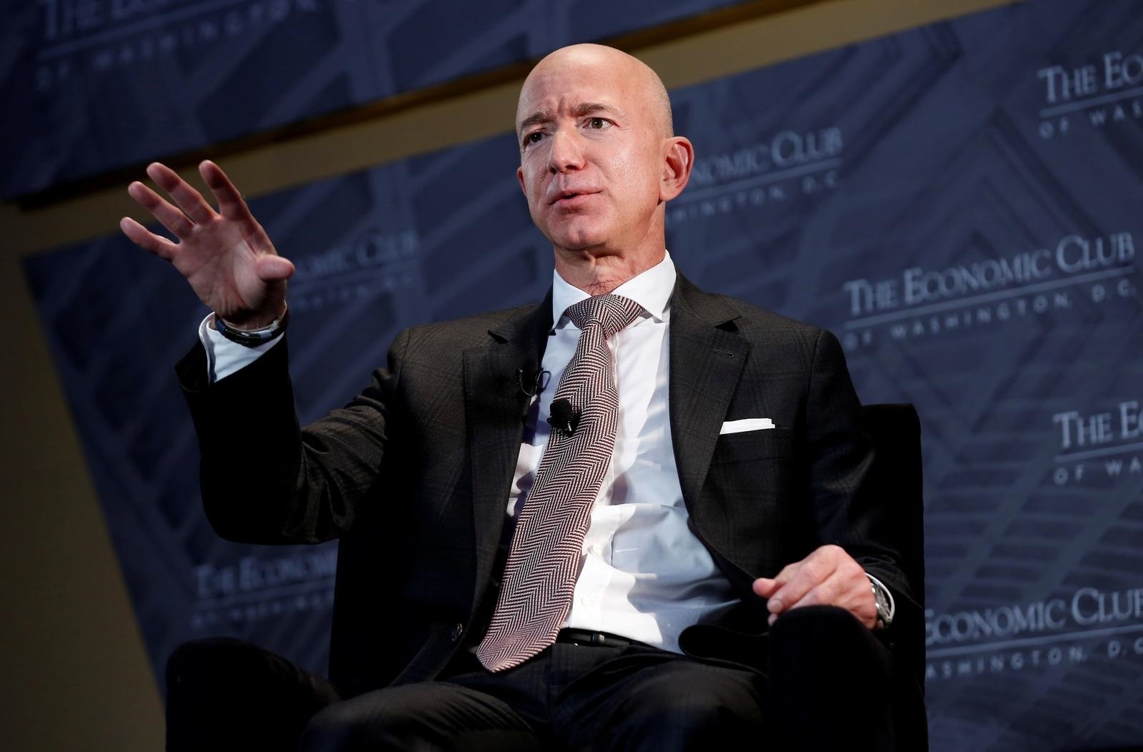 Jeff Bezos rời ghế CEO Amazon, công bố người kế nhiệm