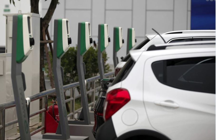 VinFast và Tesla là những thương hiệu xe điện dễ nhận biết nhất tại Việt Nam