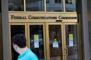 Mỹ bắt đầu tước giấy phép hai hãng viễn thông Trung Quốc