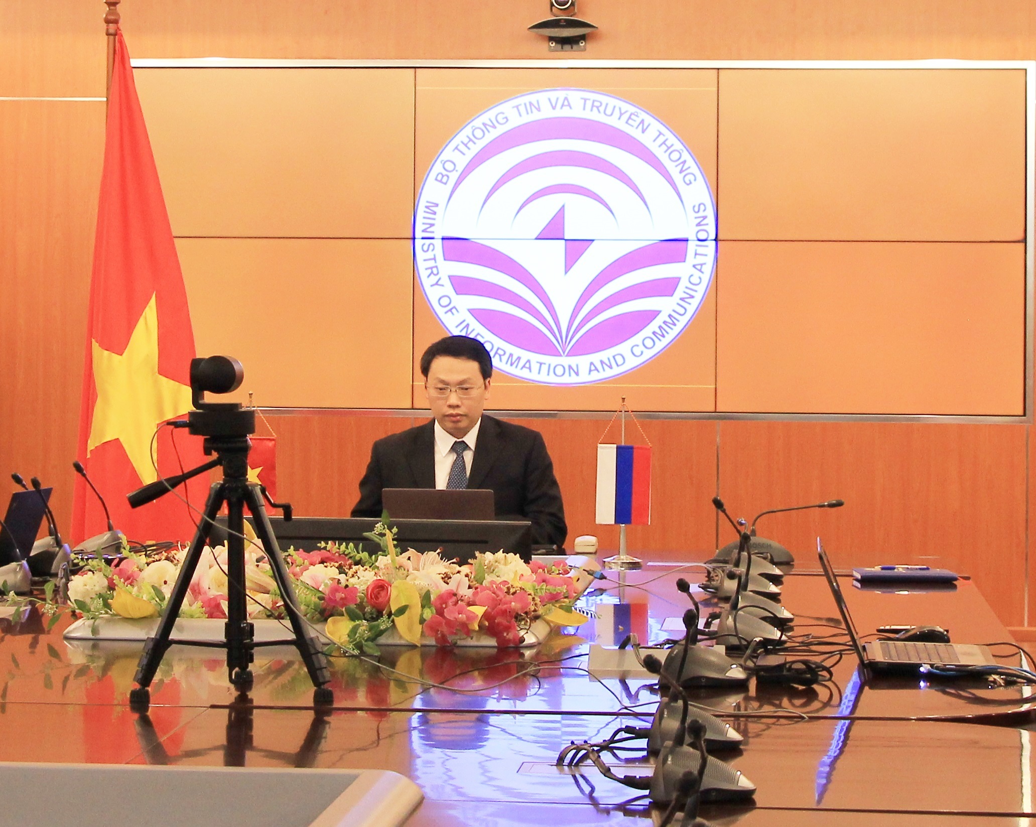 Việt Nam - Liên bang Nga họp trực tuyến bàn chuyện thúc đẩy hợp tác về ICT