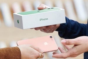 Apple chi thêm tiền để mua lại các mẫu iPhone cũ