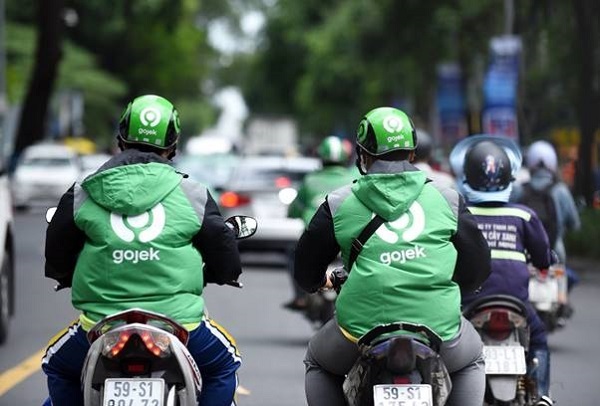 Xe ôm công nghệ và những trải nghiệm có 1-0-2 với khách nước ngoài