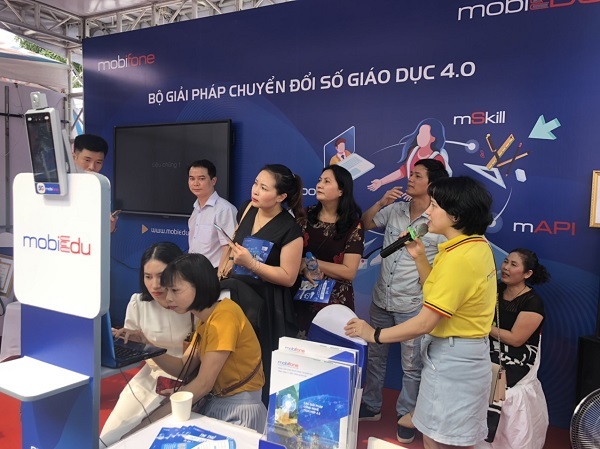 MobiFone giới thiệu giải pháp chuyển đổi số trong… thi thử THPT quốc gia