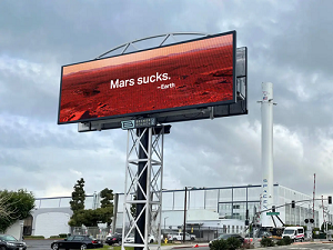 Thuê biển quảng cáo phản đối Elon Musk