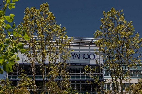 Yahoo và AOL lại bị rao bán