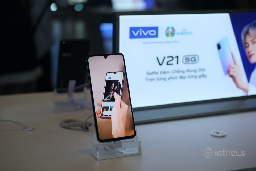 Vivo ra mắt V21 5G, tập trung vào camera selfie