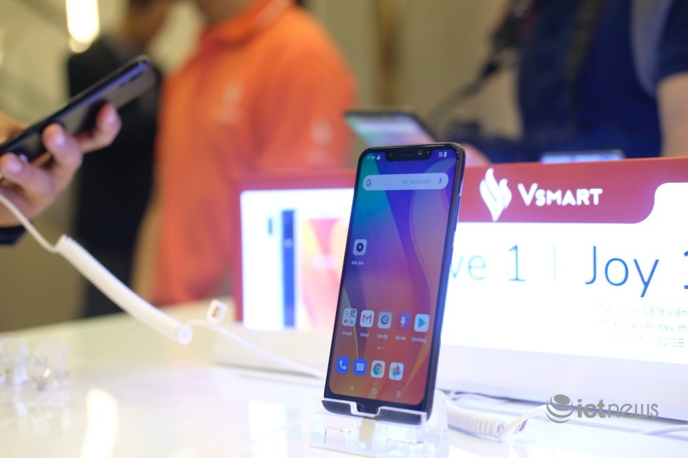 VinSmart stops smartphone and TV manufacturing