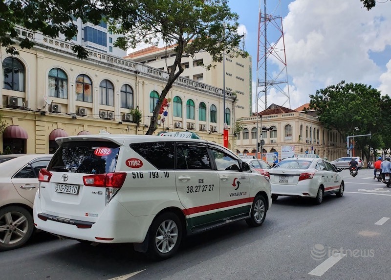 Taxi, taxi công nghệ chở khách tại TP.HCM phải mở cửa sổ