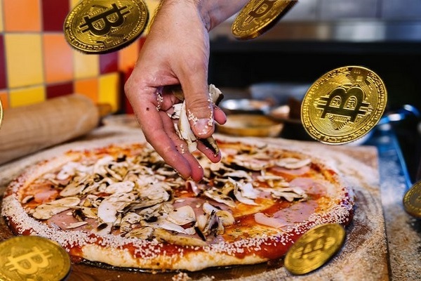 Chuỗi cửa hàng pizza trả lương nhân viên bằng Bitcoin