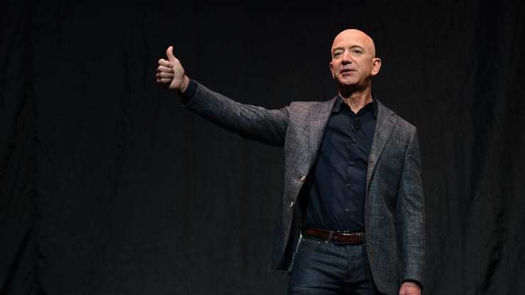Ông Jeff Bezos thông báo sẽ thôi chức CEO Amazon vào ngày 5/7
