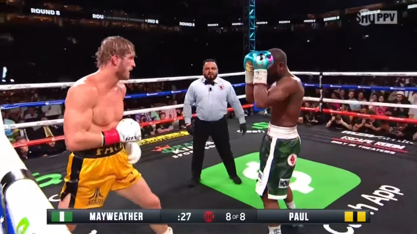 Mayweather bất phân thắng bại với YouTuber Logan Paul