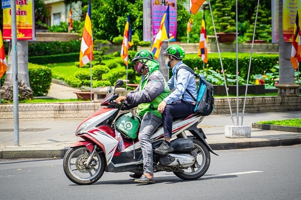 Tài xế công nghệ - những “chiến binh” đường phố mùa dịch