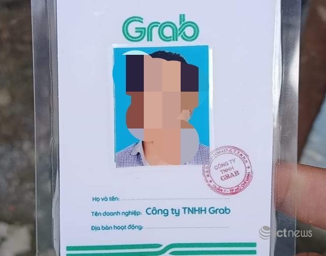 Làm giả thẻ có logo và con dấu của Grab tại TP.HCM