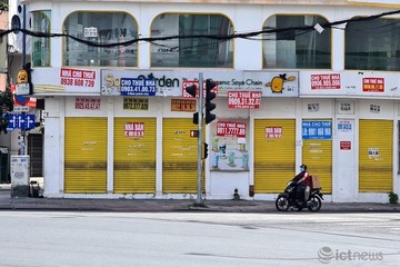 Sài Gòn vắng vẻ sáng cuối tuần dưới ống kính smartphone