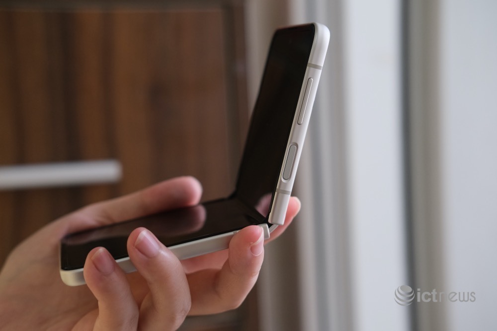 Điện thoại thời trang Galaxy Z Flip3 5G của Samsung có gì mới?