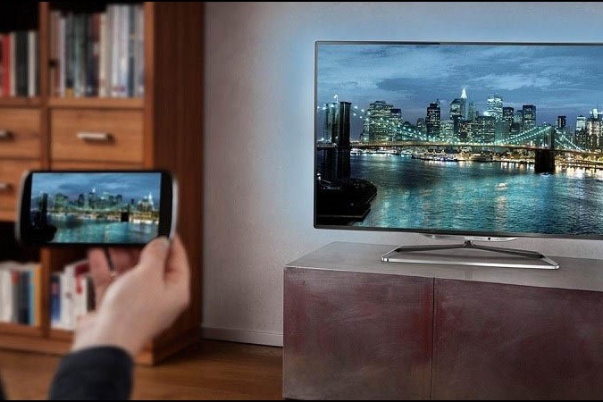 Những cách kết nối điện thoại với tivi để học, làm việc trực tuyến