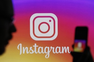 Instagram đang bị điều tra, xem như một vấn nạn tại Mỹ và Anh
