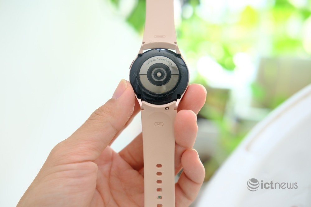 Samsung Galaxy Watch4: Đồng hồ tập luyện và đo thành phần cơ thể