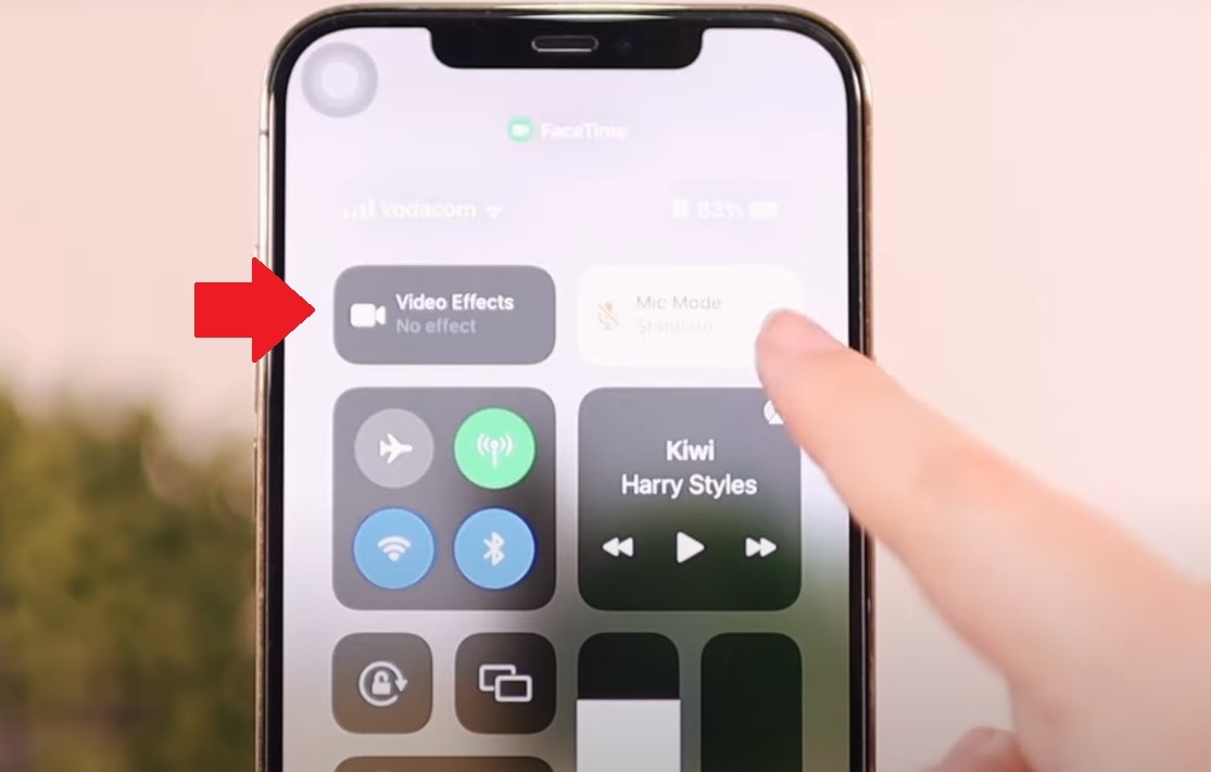 Cach làm mờ background FaceTime iOS 15