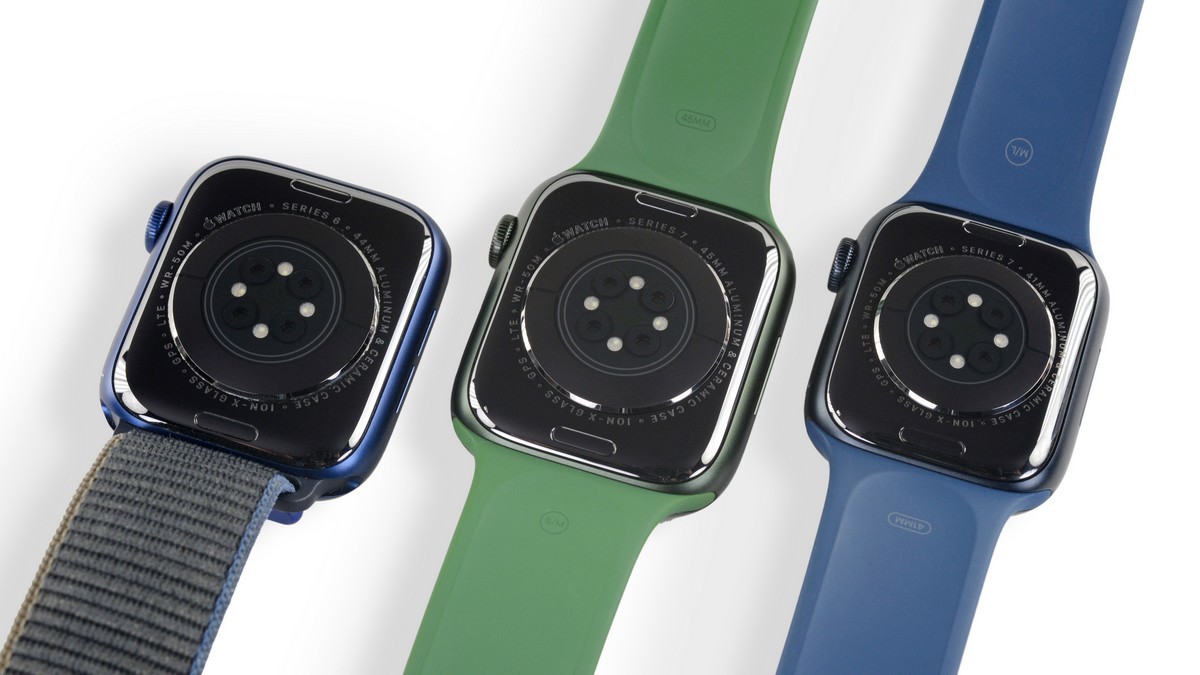 ‘Mổ bụng’ Apple Watch Series 7