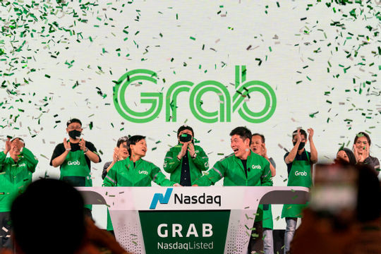 Ngày đầu tiên ‘lên sàn’: Cổ phiếu Grab giảm 20%, nhà đầu tư vẫn lạc quan