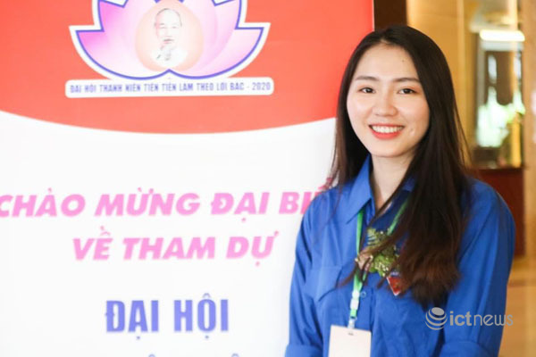 Sinh viên PTIT nhận phần thưởng “Nữ sinh tiêu biểu trong lĩnh vực KHCN” năm 2021