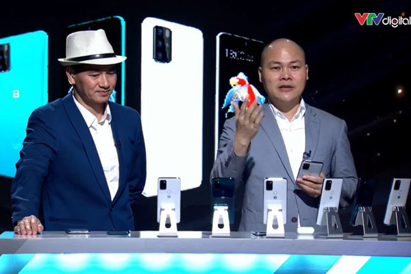 Lần đầu livestream bán hàng, CEO Bkav Nguyễn Tử Quảng chốt được hơn 1.200 đơn