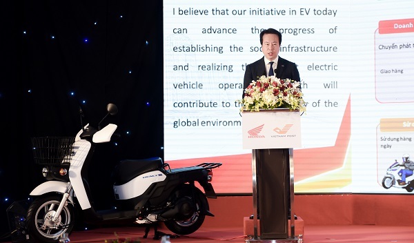 Honda Việt Nam hợp tác Vietnam Post triển khai thí điểm giao hàng bằng xe điện Benly e: