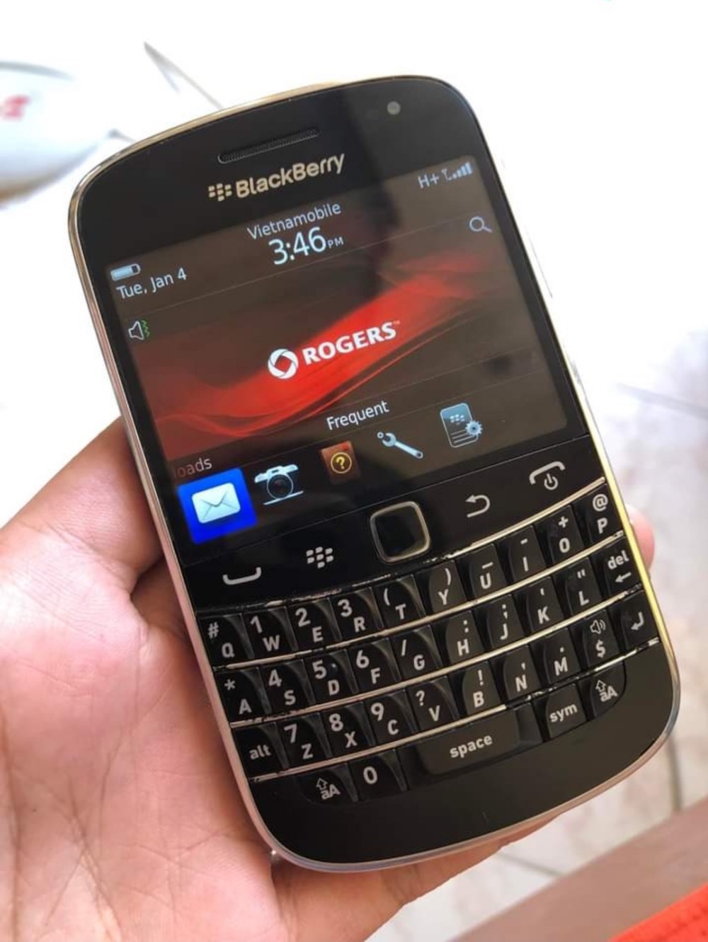 Điện thoại BlackBerry sử dụng được tại Việt Nam, nhưng người mua vẫn hoang mang