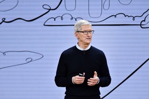 CEO Apple kiếm được bao nhiêu tiền năm 2021?