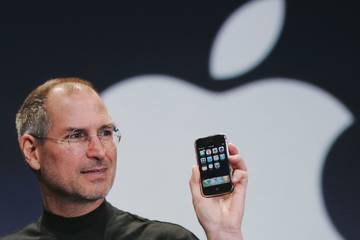 Chỉ bằng vài chữ ngắn ngủi, Steve Jobs giải thích quyết định quan trọng nhất của Apple