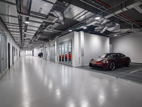 Trải nghiệm trung tâm Porsche Centre Sài Gòn hiện đại bậc nhất tại Việt Nam
